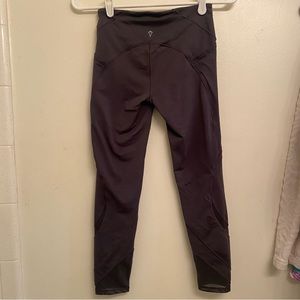 Ivivva by LULULEMON athletic leggings side pocket girls size 10